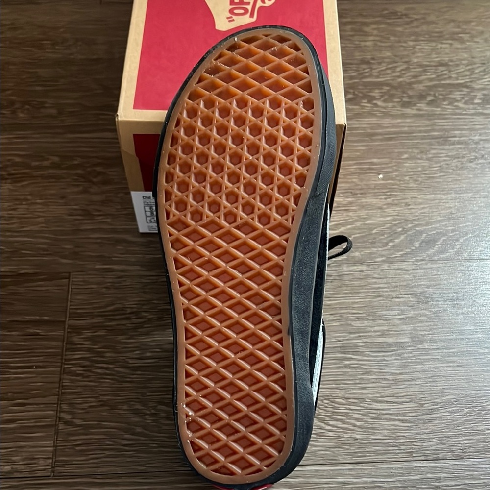 Vans Black and White Old Skool Sneakers - Picture 4 of 5